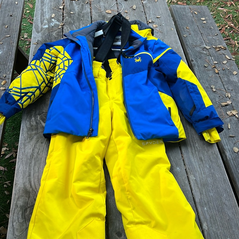 Spyder kids ski set size 10